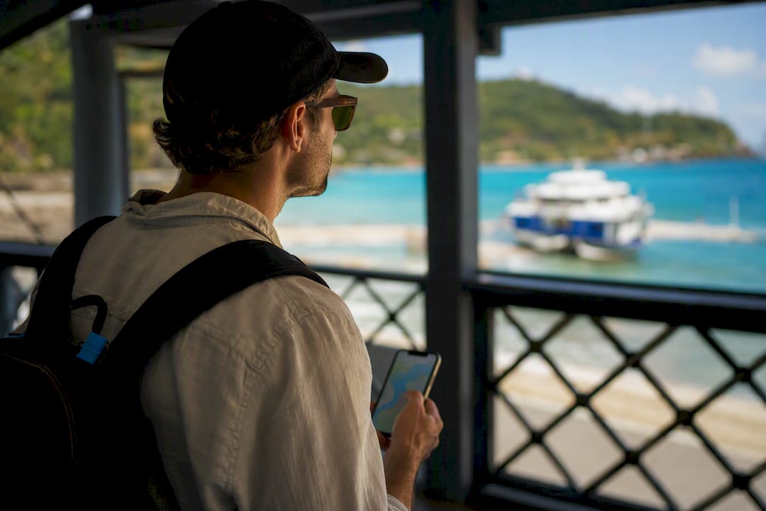 Traveler checking connectivity at Saint Vincent terminal